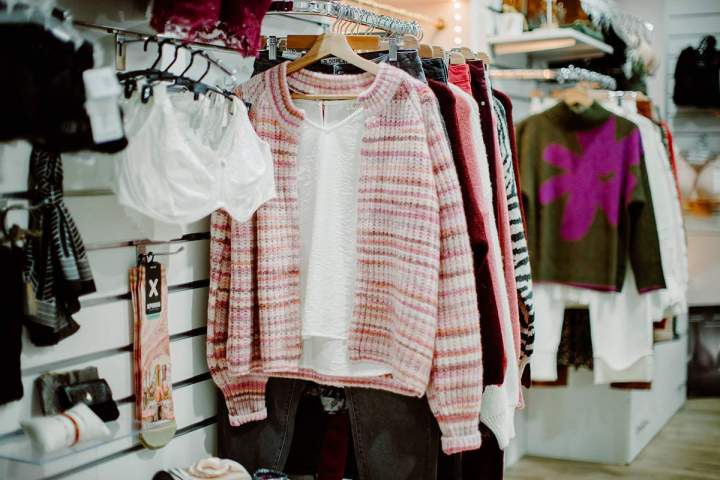 Vente de prêt-à-porter pour femmes, Questembert